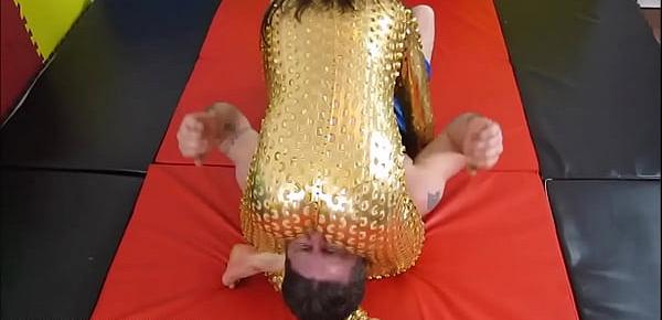  Bella s Golden Squeeze - Headscissor Mixed Wrestling